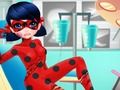 Spel Gestippelde Girl Ambulance voor superheld  online
