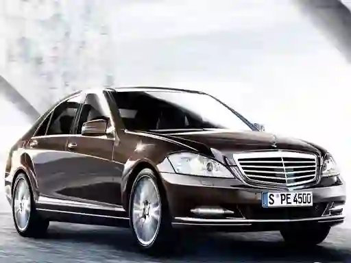Spel Luxury Sedan Suzzle online