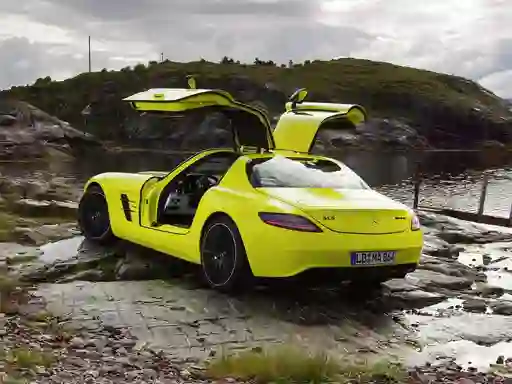 Spel Mercedes-Benz SLS E-Cell Puzzle online